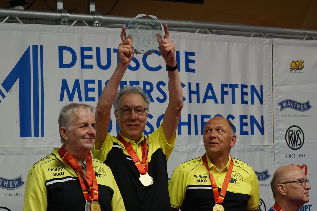Gold LG Herren IV